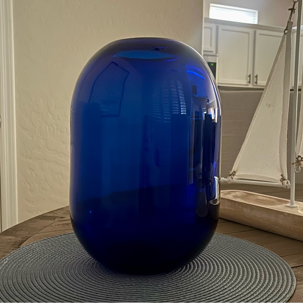 Blenko Don Shepherd Sapphire Blue Pill Vase 8016 Art Glass Approx 11” to 11.25” - Picture 8 of 16